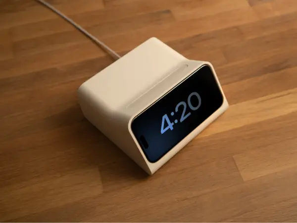 Dock para o modo de espera do iPhone (projetado em parceria com a OVERWERK)